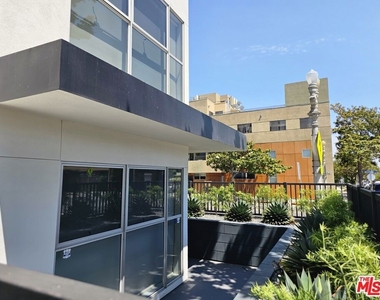 1617 Broadway - Photo Thumbnail 10