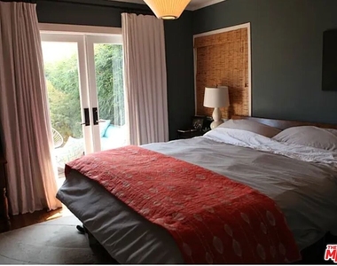3014 Sagamore Way - Photo Thumbnail 4