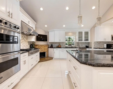 200 S Linden Drive - Photo Thumbnail 6