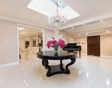 200 S Linden Drive - Photo Thumbnail 1