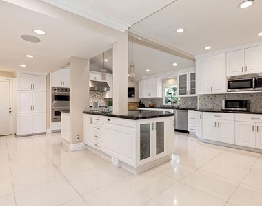200 S Linden Drive - Photo Thumbnail 5