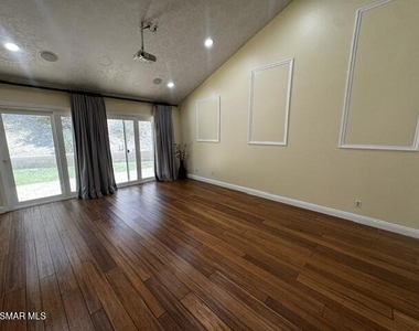 1580 Valecroft Avenue - Photo Thumbnail 9