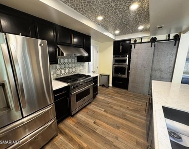 1580 Valecroft Avenue - Photo Thumbnail 2