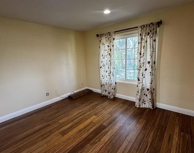 1580 Valecroft Avenue - Photo Thumbnail 13