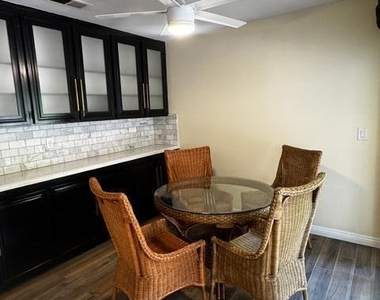 1580 Valecroft Avenue - Photo Thumbnail 7