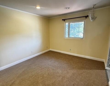 1580 Valecroft Avenue - Photo Thumbnail 18