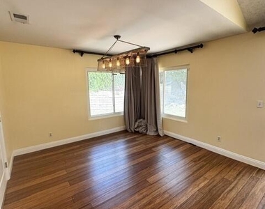 1580 Valecroft Avenue - Photo Thumbnail 10