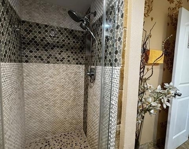 1580 Valecroft Avenue - Photo Thumbnail 16