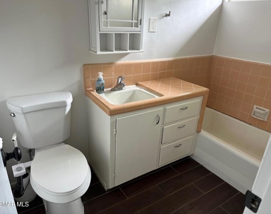 1244 Devon Lane - Photo Thumbnail 8