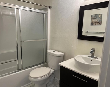 18555 Collins Street - Photo Thumbnail 18