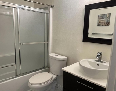 18555 Collins Street - Photo Thumbnail 31