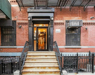 437 West 54th Street - Photo Thumbnail 9