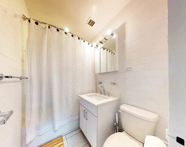 Flex 2 East 56th Street - Photo Thumbnail 3