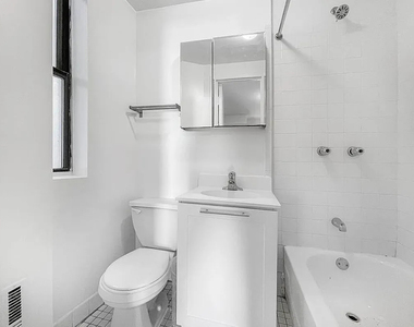 Untraditional railroad 2bed room apartment 516 East 80th Street - Photo Thumbnail 4