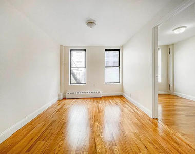 Untraditional railroad 2bed room apartment 516 East 80th Street - Photo Thumbnail 3