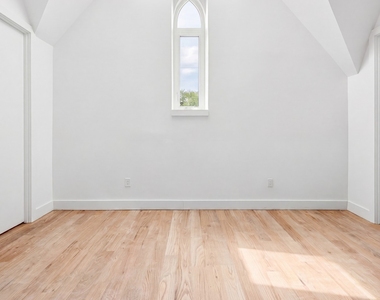 433 Sackett Street - Photo Thumbnail 9