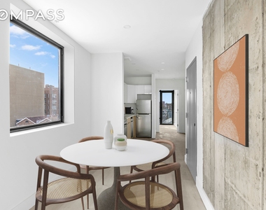 New York Avenue - Photo Thumbnail 1
