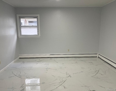 137 Pacific Boulevard - Photo Thumbnail 7