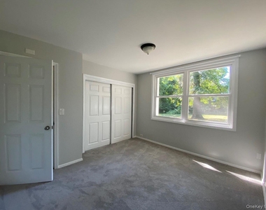 8 Birchwood Avenue - Photo Thumbnail 3