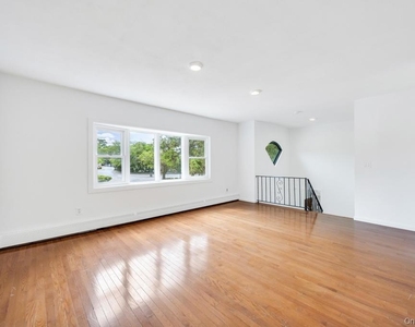 405 Massapequa Avenue - Photo Thumbnail 8