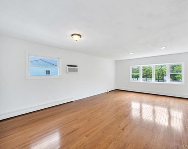 405 Massapequa Avenue - Photo Thumbnail 9