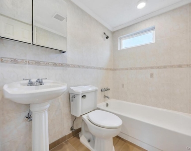 405 Massapequa Avenue - Photo Thumbnail 10