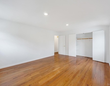 405 Massapequa Avenue - Photo Thumbnail 11