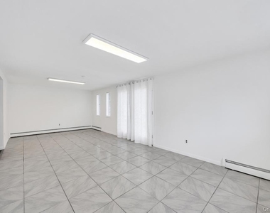 405 Massapequa Avenue - Photo Thumbnail 23