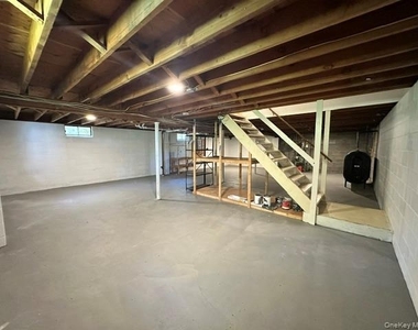 405 Saltaire Way - Photo Thumbnail 19