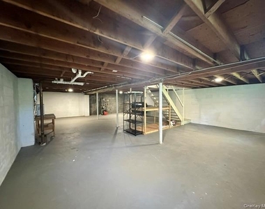 405 Saltaire Way - Photo Thumbnail 20