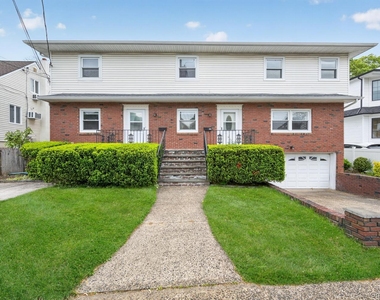 68a Graywood Road - Photo Thumbnail 1