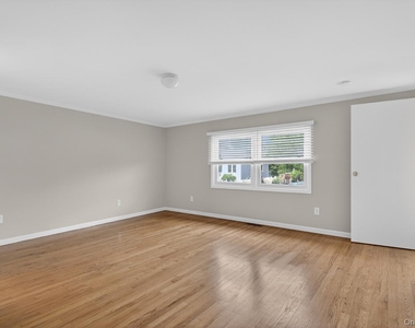 68a Graywood Road - Photo Thumbnail 6