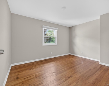 68a Graywood Road - Photo Thumbnail 10