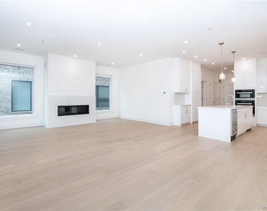 110 Chatsworth Avenue - Photo Thumbnail 22
