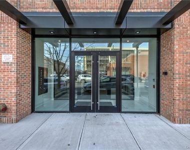 110 Chatsworth Avenue - Photo Thumbnail 2