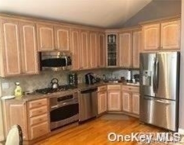 188 Daytona Street - Photo Thumbnail 2