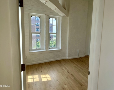 155 River Street - Photo Thumbnail 10