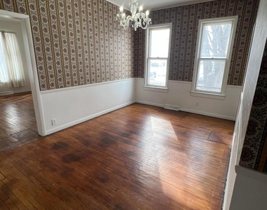 214 Market Street - Photo Thumbnail 3