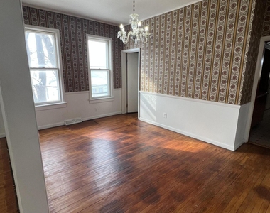 214 Market Street - Photo Thumbnail 2