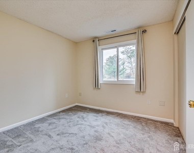 211 Ravens Crest Drive - Photo Thumbnail 14
