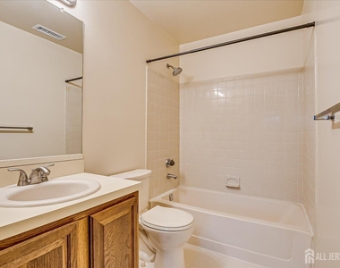 211 Ravens Crest Drive - Photo Thumbnail 13