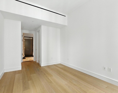 500 W 18th Street - Photo Thumbnail 8
