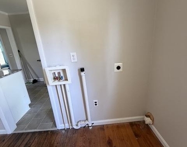 13 10th St - Photo Thumbnail 6