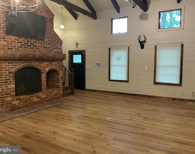 360 Wood Landing Road - Photo Thumbnail 2