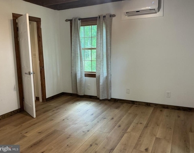 360 Wood Landing Road - Photo Thumbnail 16