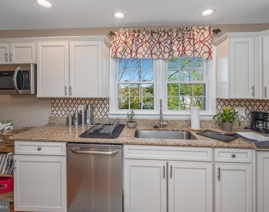 7 Snow Meadow Lane - Photo Thumbnail 13