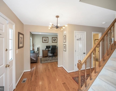 7 Snow Meadow Lane - Photo Thumbnail 9