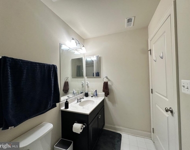 22611 Windsor Locks Square - Photo Thumbnail 46