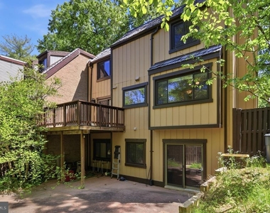 1509 Farsta Court - Photo Thumbnail 39
