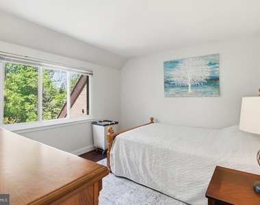 1509 Farsta Court - Photo Thumbnail 32
